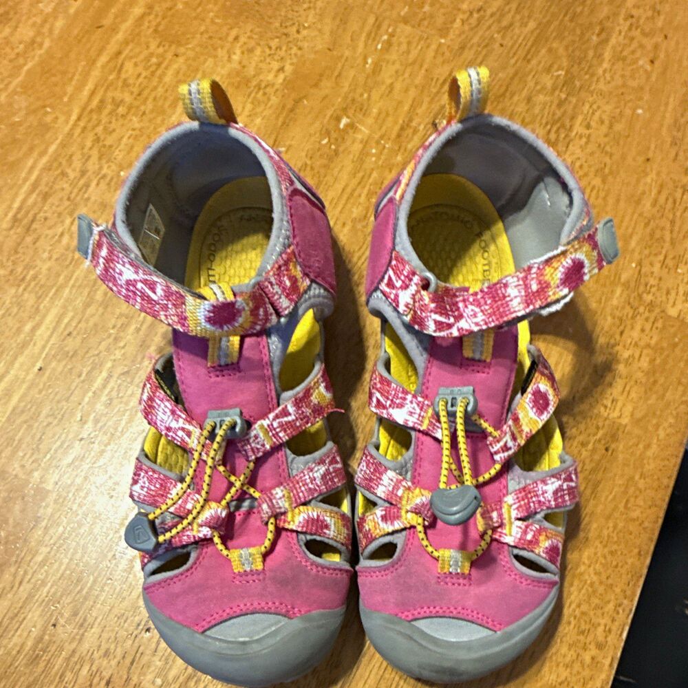 KEEN Whisper Kids Closed-Toe Sport Sandals Pink/Yellow/Gray US 5 EU 37 M